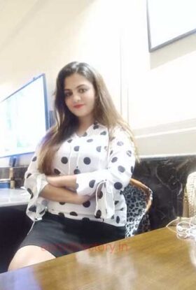 Call girl in Dwarka Sector 15